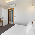 Hotel Theluna